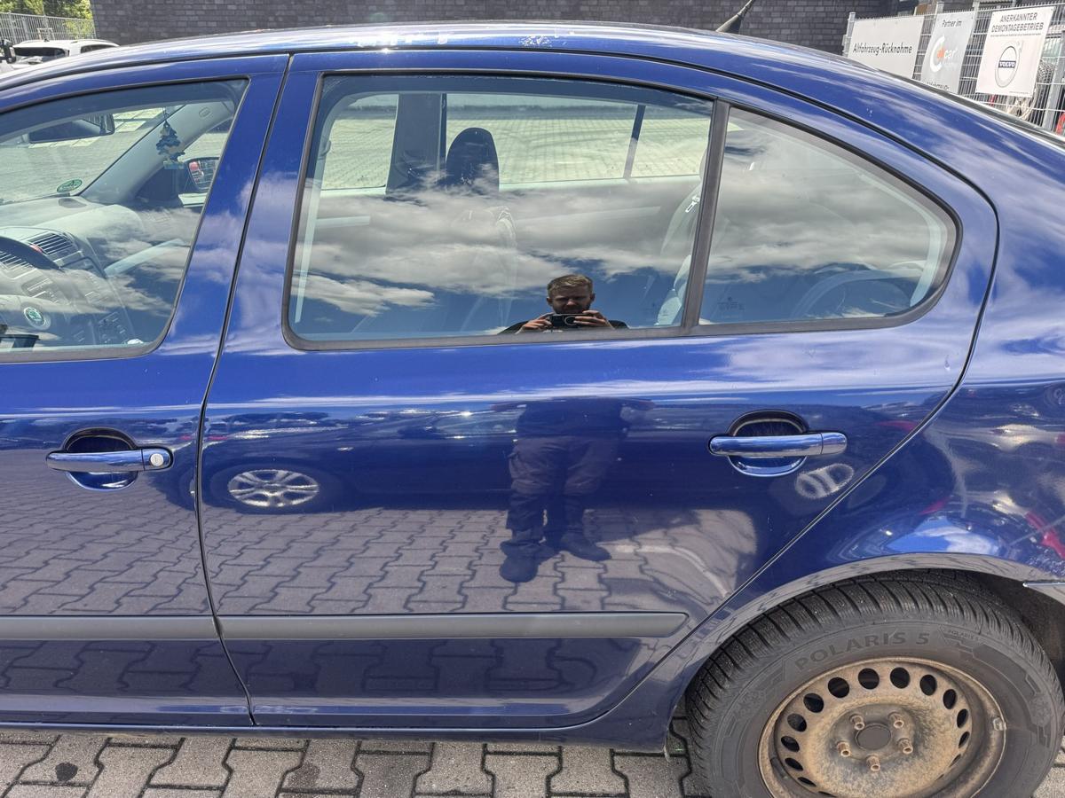 Skoda Octavia 2 1Z original T&uuml;r hinten links LF5Q Stormblau Metallic Flie&szlig;heck Rohbau Bj.2008